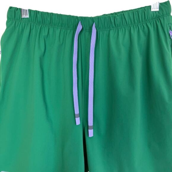 Fabletics The One Short 7in lined in Putting Green Athletic Lightweight Sz Sm - Picture 4 of 16